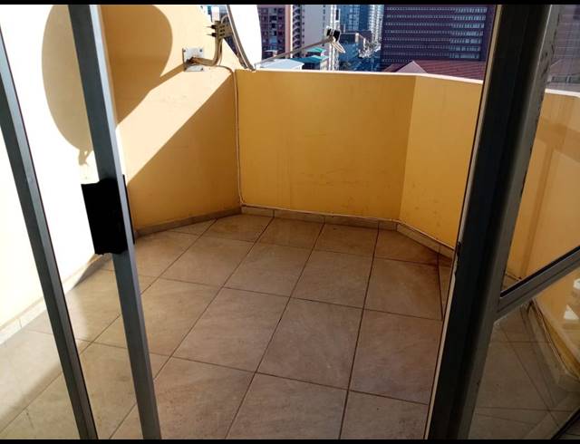 2.5 BEDROOM APARTMENT TO LET IN SOUTH BEACH
